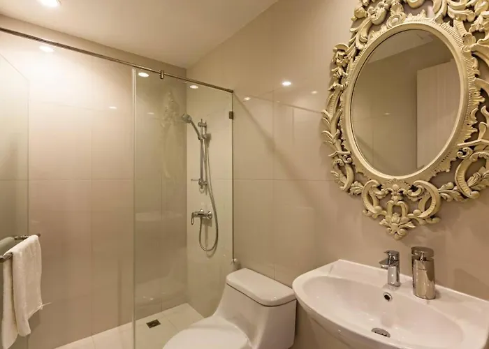 Sukhumvit 16 Townhouses, Inhome Luxury Residences 別荘 バンコク都
