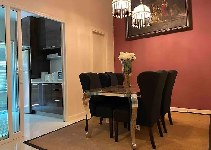 Sukhumvit 16 Townhouses, Inhome Luxury Residences