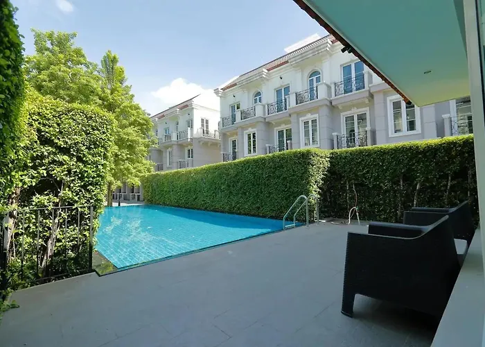 Sukhumvit 16 Townhouses, Inhome Luxury Residences